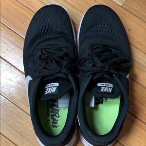 Nike women’s size 8 Free RN sneakers